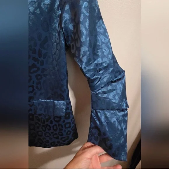 ODDY Shimmering Blue Animal Print Blazer - Picture 3 of 4